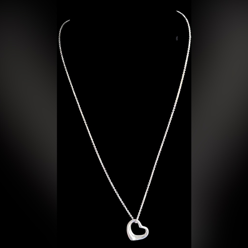 TIFFANY & Co  Open Heart Pendant Necklace